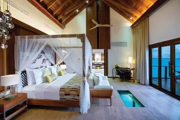هتل Ozen Life Maadhoo  Luxury All Inclusive