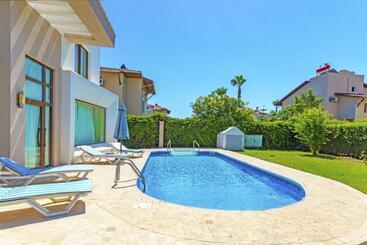 Paradise Town Villa Daisy