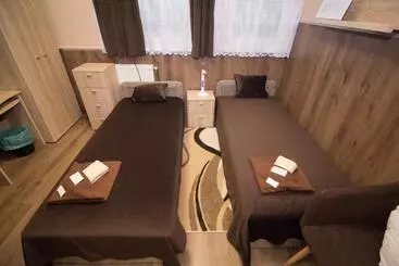 Bed and Breakfast M7 Galéria Panzió