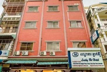 Lucky Ro Hotel & Restaurant