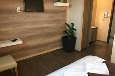 Abszolút Hotel és Panzió