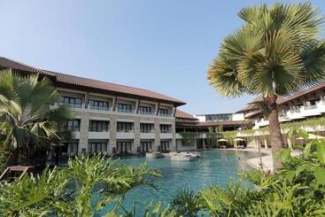 Hotel The Singhasari Resort Batu