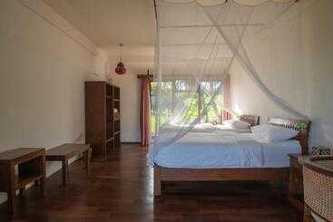 Lesong Hotel And Restaurant