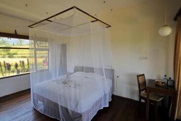 Lesong Hotel And Restaurant