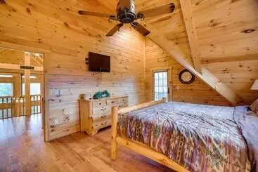 Mökkimajoitus Hot Tub, Deck & Beach Access: Albrightsville Cabin