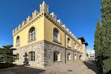 Aamiaismajoitus (B&B) Il Codirosso – Il Castello Che Non C’era