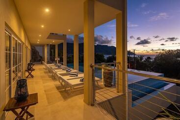 تختخواب و صبحانه Villa Panoramic Seaview