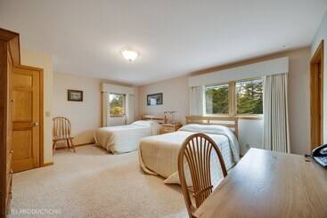 The Lodge At Rush Lakes