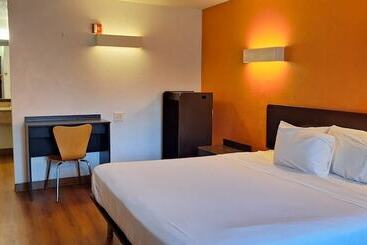 فندق على الطريق Stay Inn