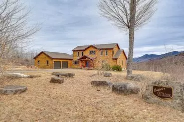 کلبه Saranac Lake Home W/ Deck, Grill & Mountain Views!
