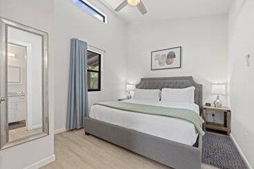 Landhus Verbena Waterfront With Hot Tub