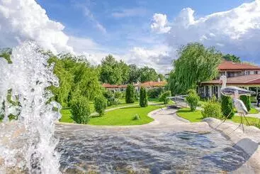 Hotel Yaev Family