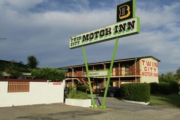 מוטל Twin City Motor Inn