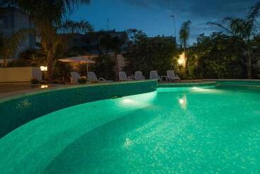 צימר Villa Magnolia Luxury Suites