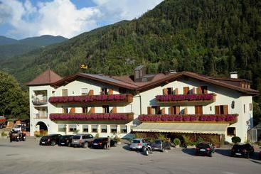 Отель Schoberhof