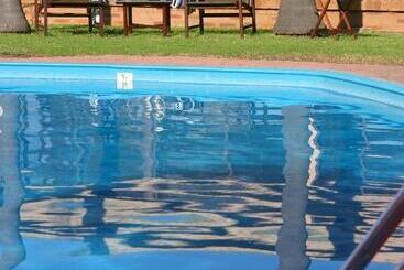 Мотель Whale Motor Inn And Restaurant