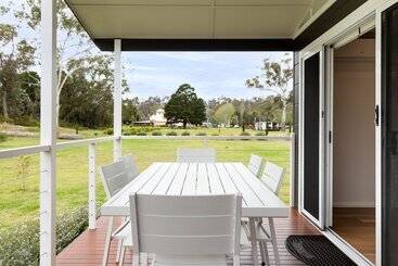 Seahorse Inn Hotel & Villas