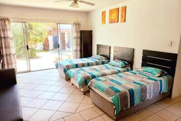 Pensió Airport Lodge Or Tambo