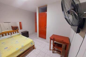 בית מלון כפרי Hostal Tierra Del Sol