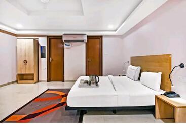 酒店 Veridian 100 Meter From Sahara Hospital Gate No 3