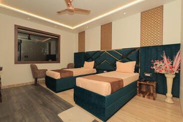 Paradise Grand Hotel & Resorts