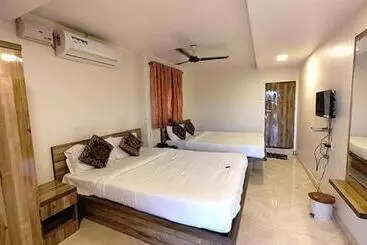 Hotel Fabexpress Alishan Residency