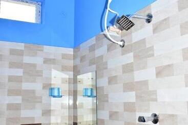 Hotel Kirithi Ac & Residency