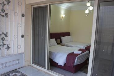 هتل Pyramita Luxury