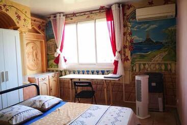 پانسیون Air Conditioning Room In An Apartment Of 4 Rooms