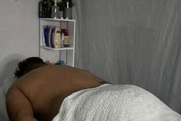 پانسیون Reyes, Hostal & Bar