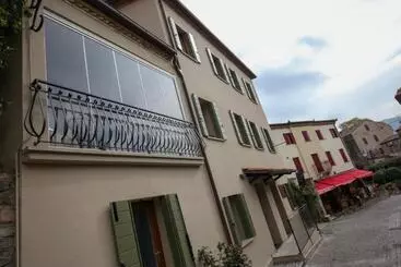 تختخواب و صبحانه La Giuggiola