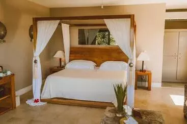 Jashita Hotel Cleopatra Honeymoon Suite Mexico