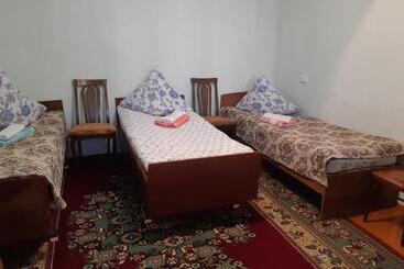 پانسیون Guest House Lola