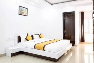 Hotel Goroomgo Mountain Mist Home Stay Bhimtal