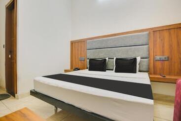 Oyo Shree Ji Hotel & Banquet