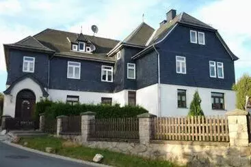 Pensió Monteurzimmer Alte Schule Heberndorf 1