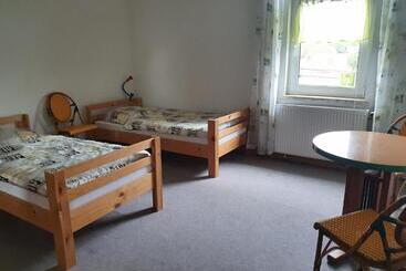 膳宿费 Monteurzimmer Alte Schule Heberndorf 1