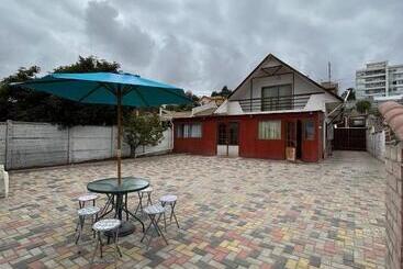 تختخواب و صبحانه Amplia Casa Con Muchas Habitaciones