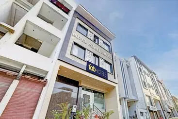 Fabhotel Smr