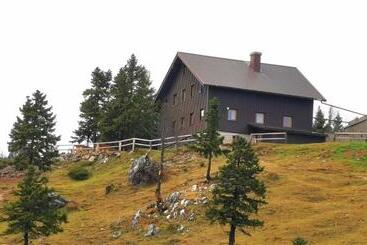 پانسیون črnuški Dom Na Mali Planini