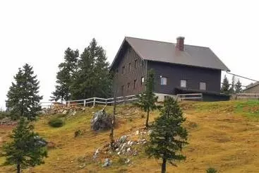 پانسیون črnuški Dom Na Mali Planini
