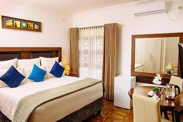 Hotel Platinum Lodge