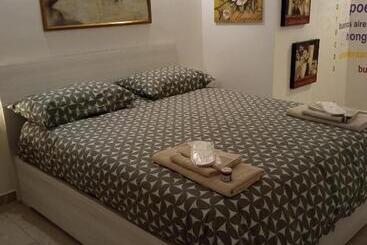 Bed and Breakfast Poeta Guest House