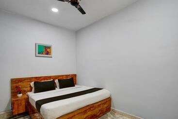 Oyo Hotel Grand Atharv Rdc