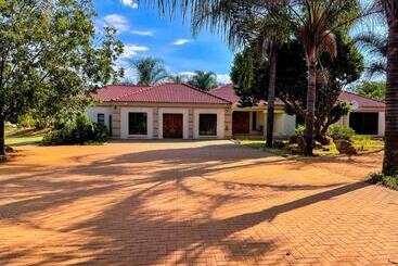 Pensió Bobisemo Luxury Guesthouse