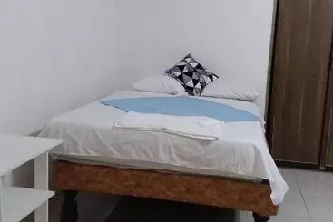 پانسیون Hostal La Gran Familia