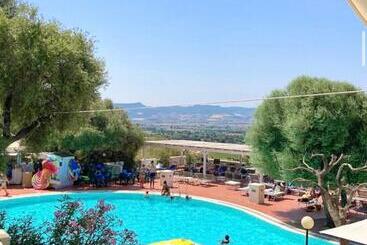 Residence With Swimming Pool In Badesi, Apartments With Air Conditioning And Private Outdoor Area