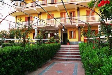 Hotel Il Conte Dell'etna
