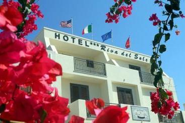 Otel Riva Del Sole