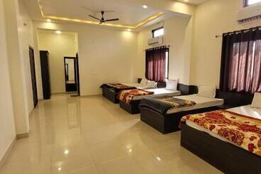 Shri Kailash Mansarovar Hotel And Marriage Garden